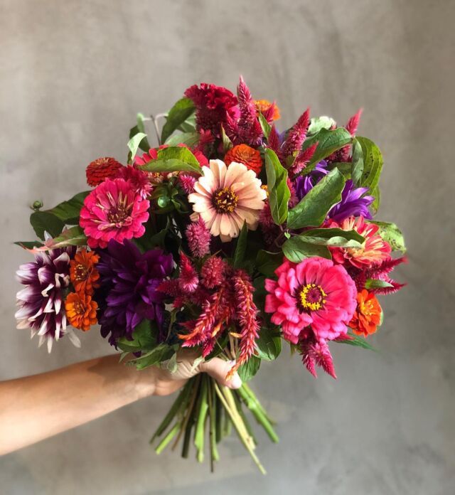 Bouquet e mazzo di fiori naturali, ordina online, consegne a Milano